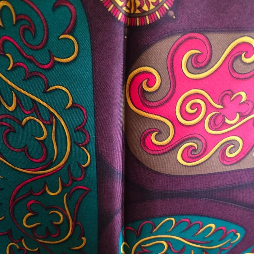 EUC Authentuc Hermes Silk Scarf with Box (Giftable)